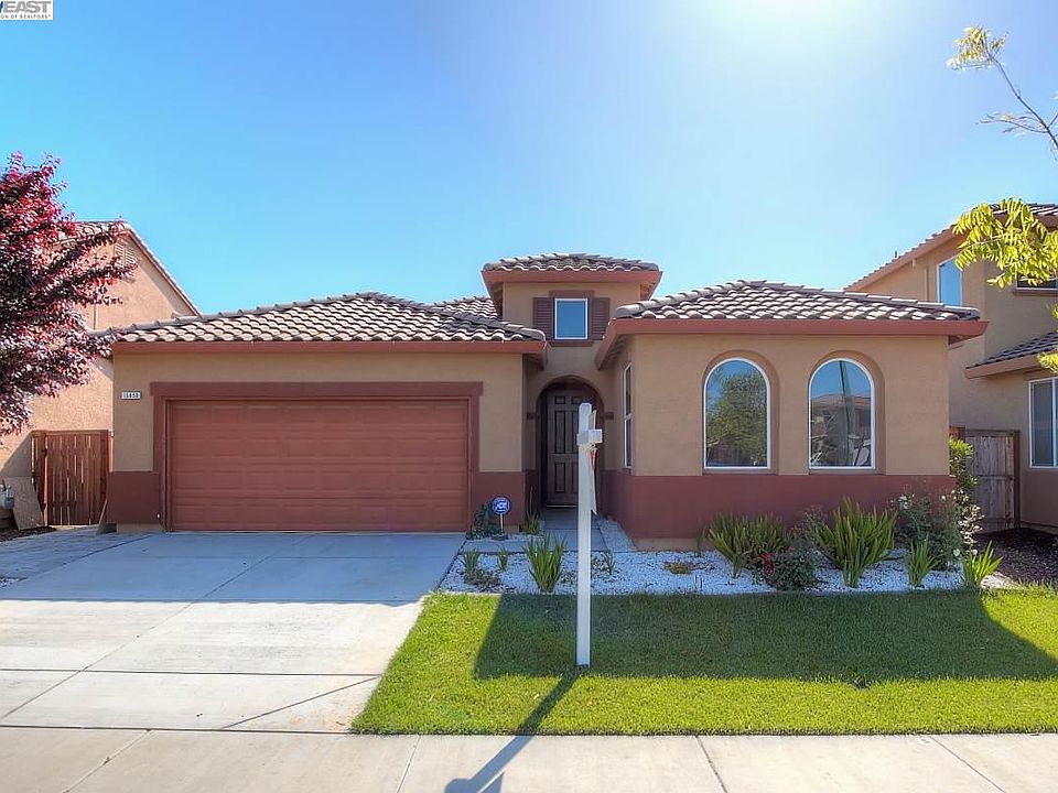 1st image of 16850 Pecan Hollow Way