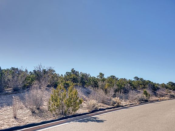 2nd image of 109 Valle Sereno