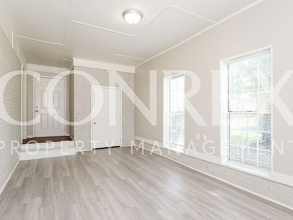 4th image of 1006 Carmel Dr