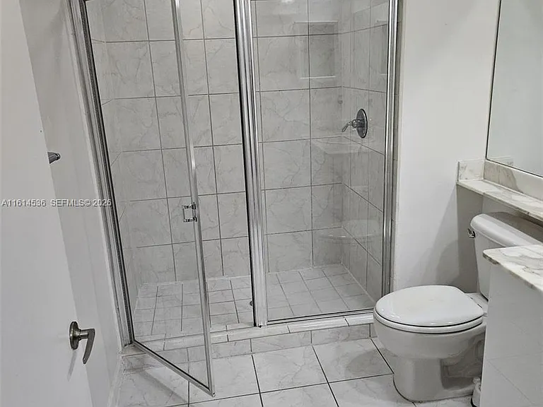 2775 Ne St #187 — Photo 15