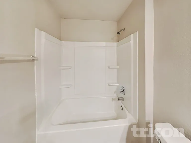 8506 Amistad Cv — Photo 14