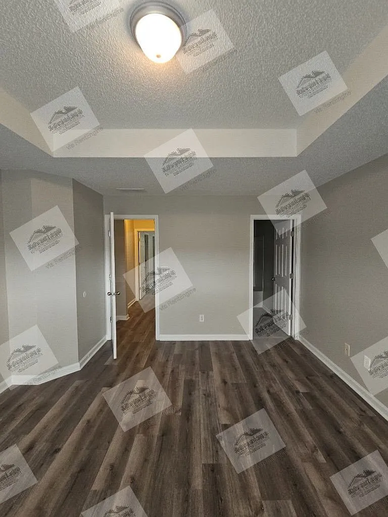 3 bed, 2.5 bath, 1479 sqft, $1,640 — Photo 3