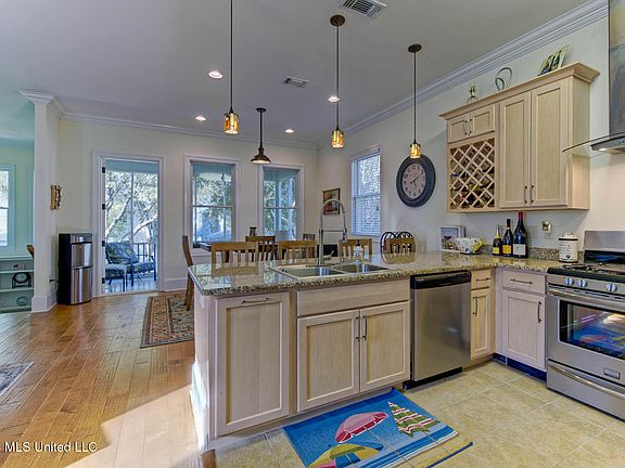 3rd image of 37 Chapel Hill Rd