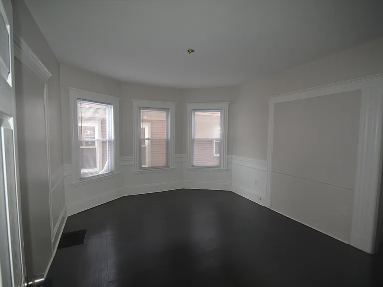 31 Claybourne St #1 — Photo 39