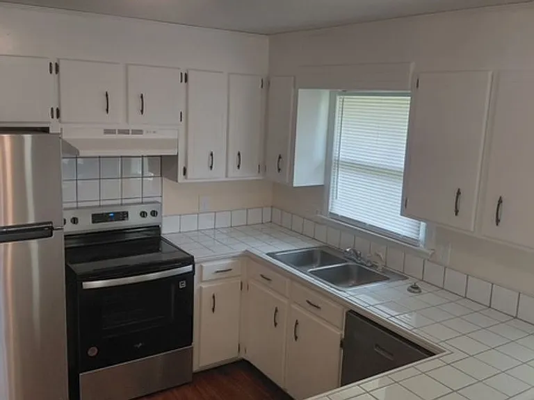3108 Plantation Dr — Photo 7