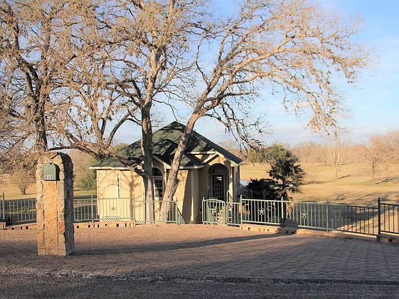 3rd image of 610 Country Club Ct