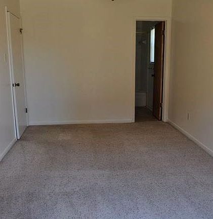 5th image of 803 Autumn Cir #A-d
