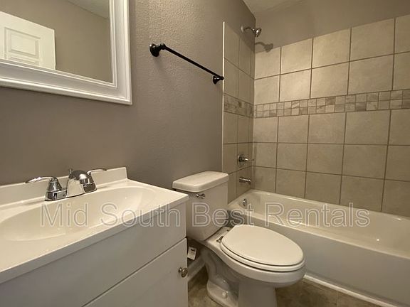 3rd image of 1710 Wolfe St APT B