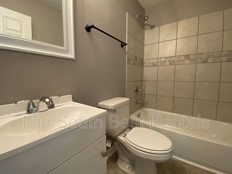 1710 Wolfe St #B — Photo 4