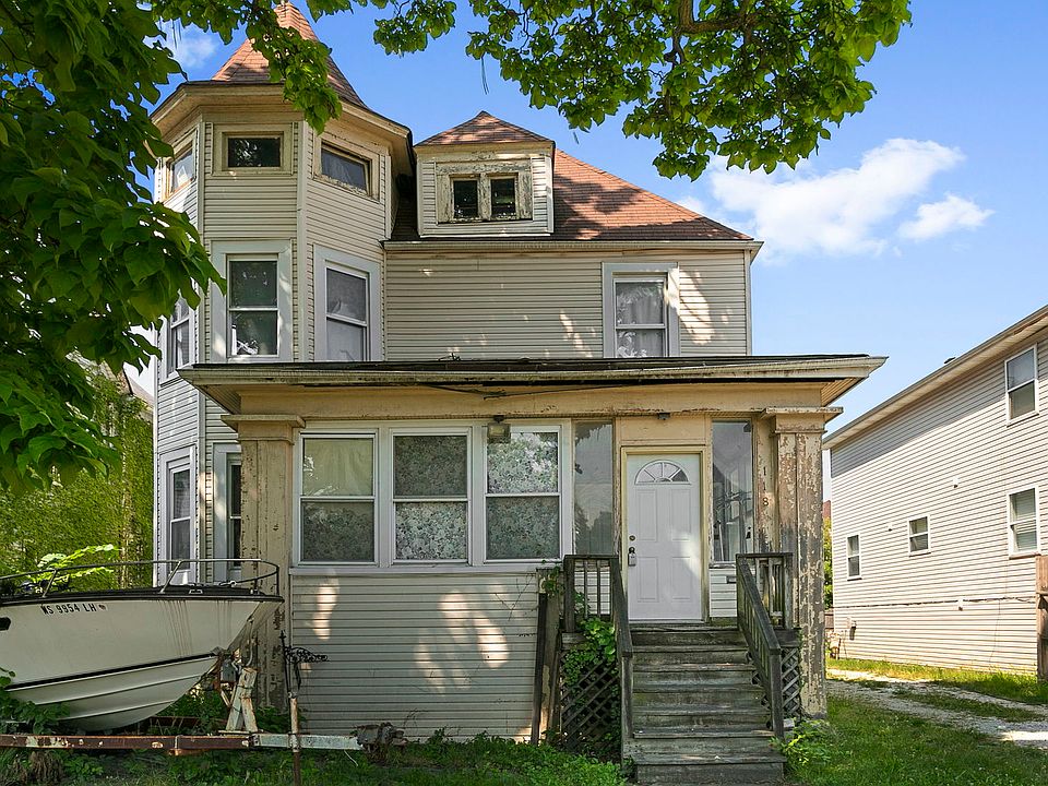1st image of 118 N Lockwood Ave