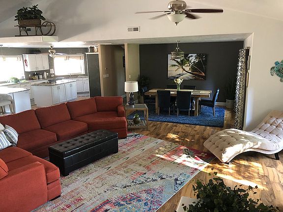 3rd image of 1391 W Maze Cir