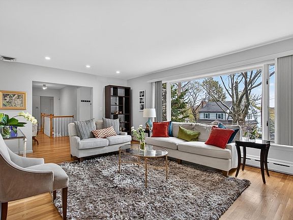 3rd image of 76 Goodnough Rd