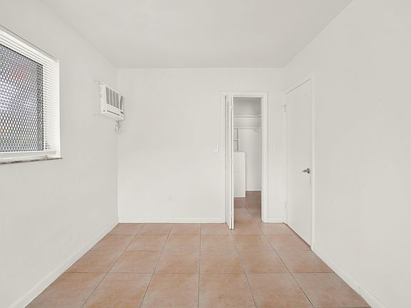 5th image of 223 Antilla Ave #5