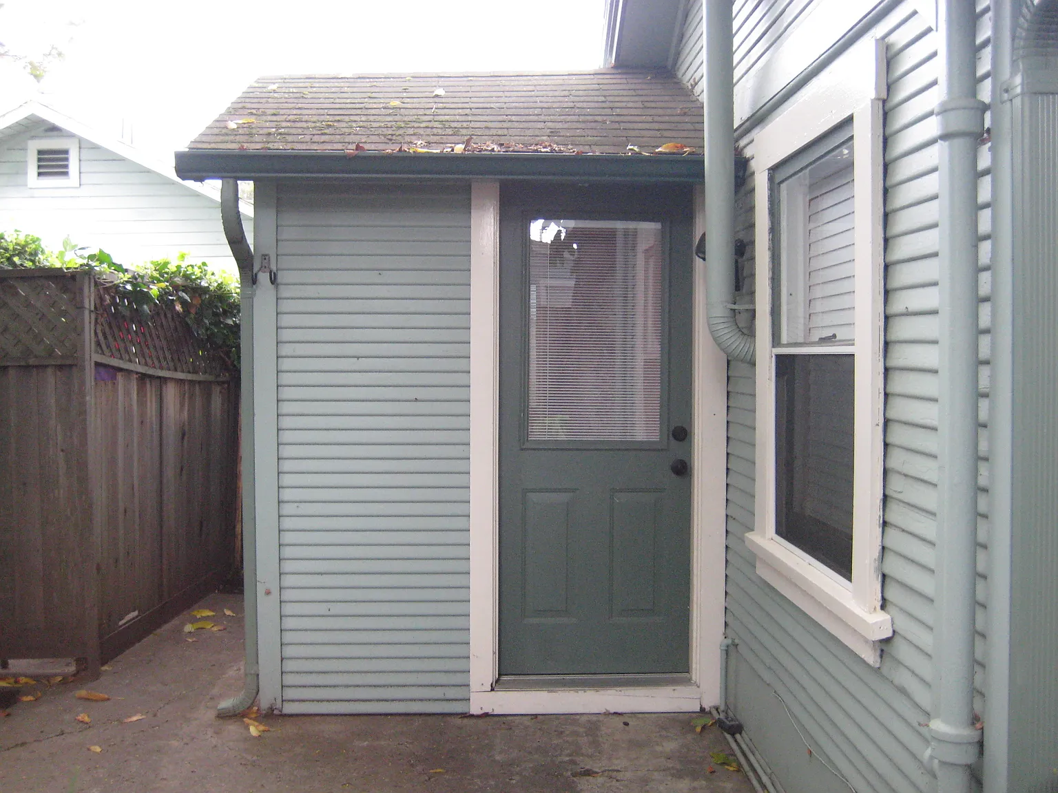 Studio, 300 sqft, $2,150 — Photo 2