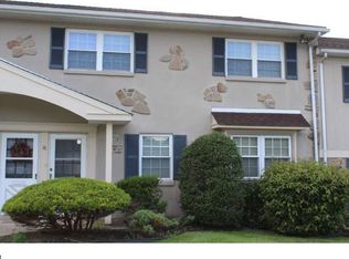 16 Derry Dr, North Wales, PA 19454