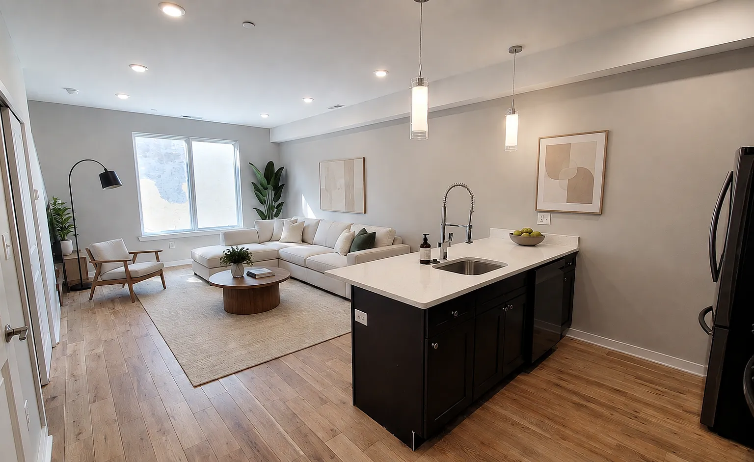 1 bed, 1.5 bath, 1100 sqft, $1,500 — Photo 2