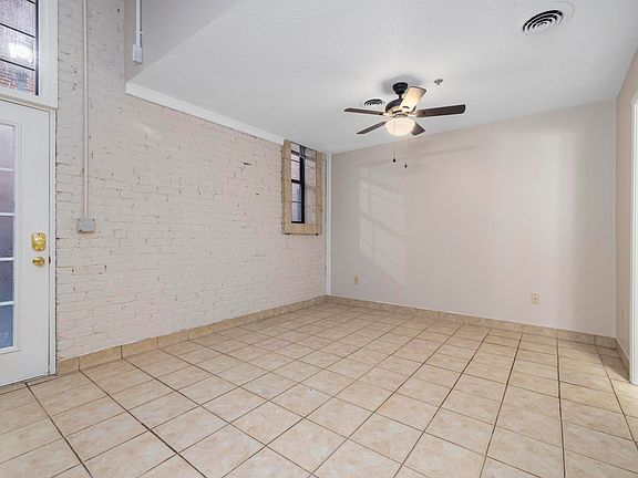 5th image of 403 S Roan St #2
