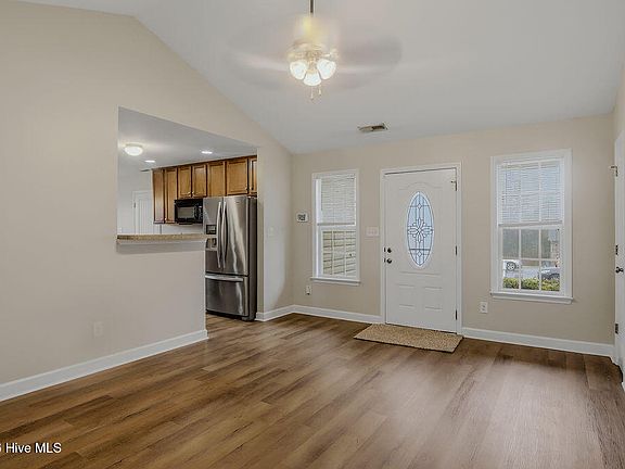 4th image of 406 Jasmine Lane