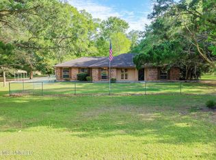 171 Northwood Dr, Carriere, MS 39426