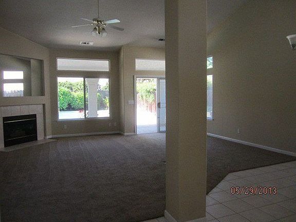 3rd image of 1646 E Granada Ave