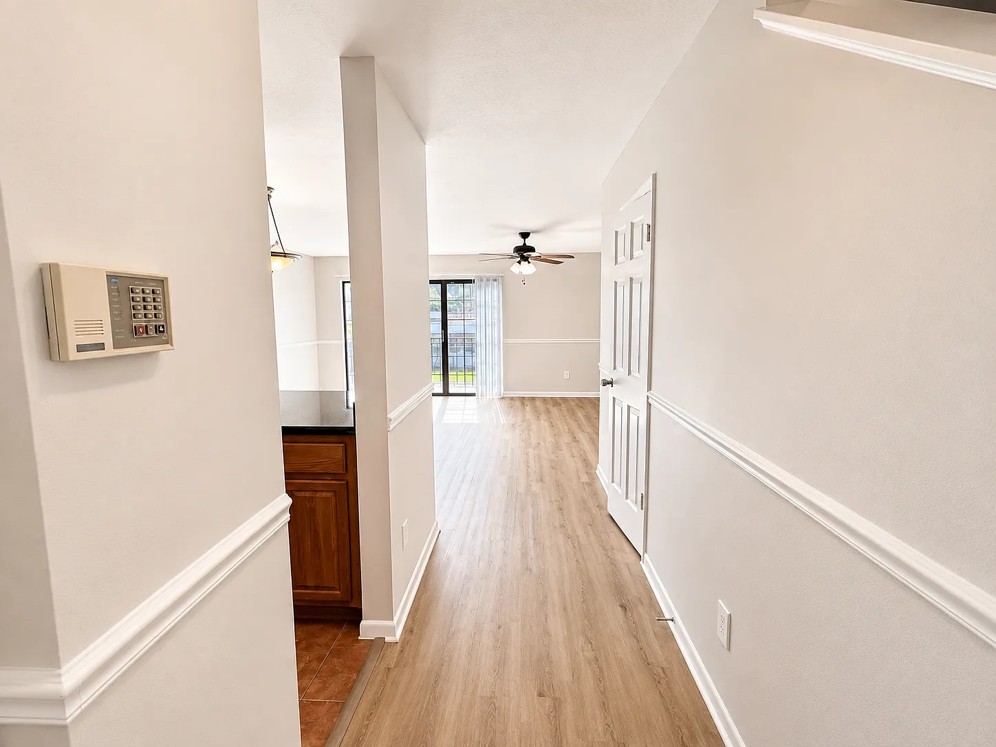 2 bed, 2.5 bath, 1170 sqft, $2,500 — Photo 2