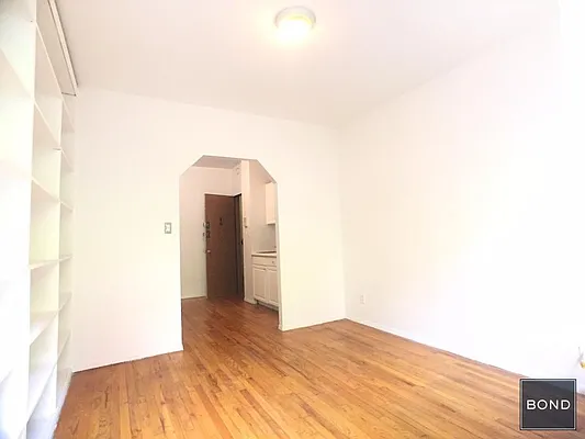 Rented by Bond New York | media 3