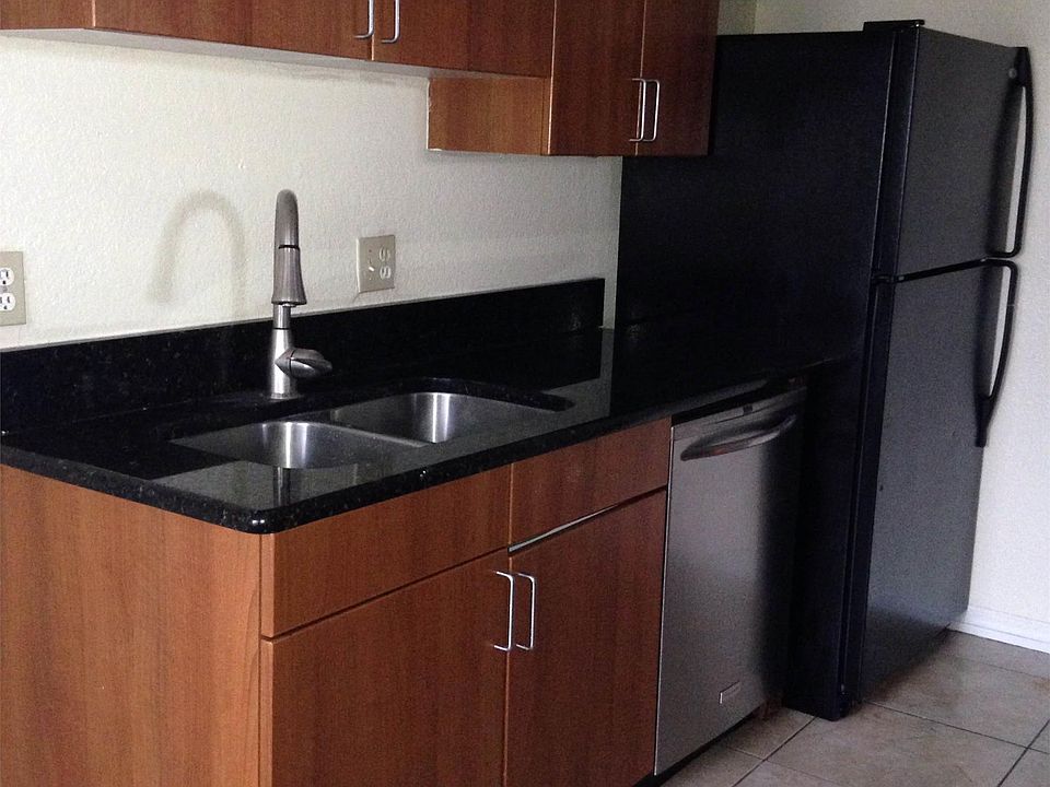 1st image of 4042 Versailles Dr #4042-C