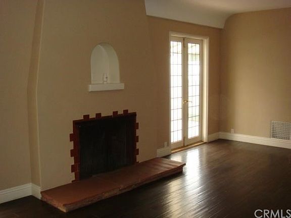 3rd image of 300 N Janss St
