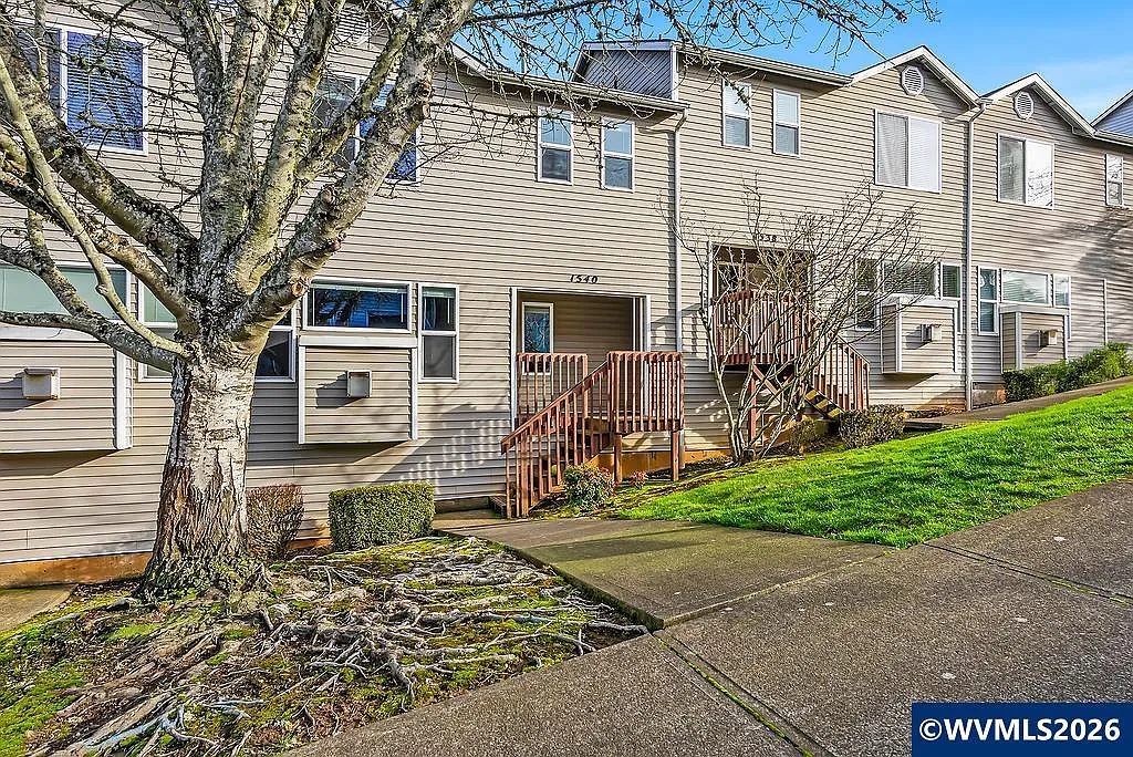 1540 Madelyn Ave SE photo 1