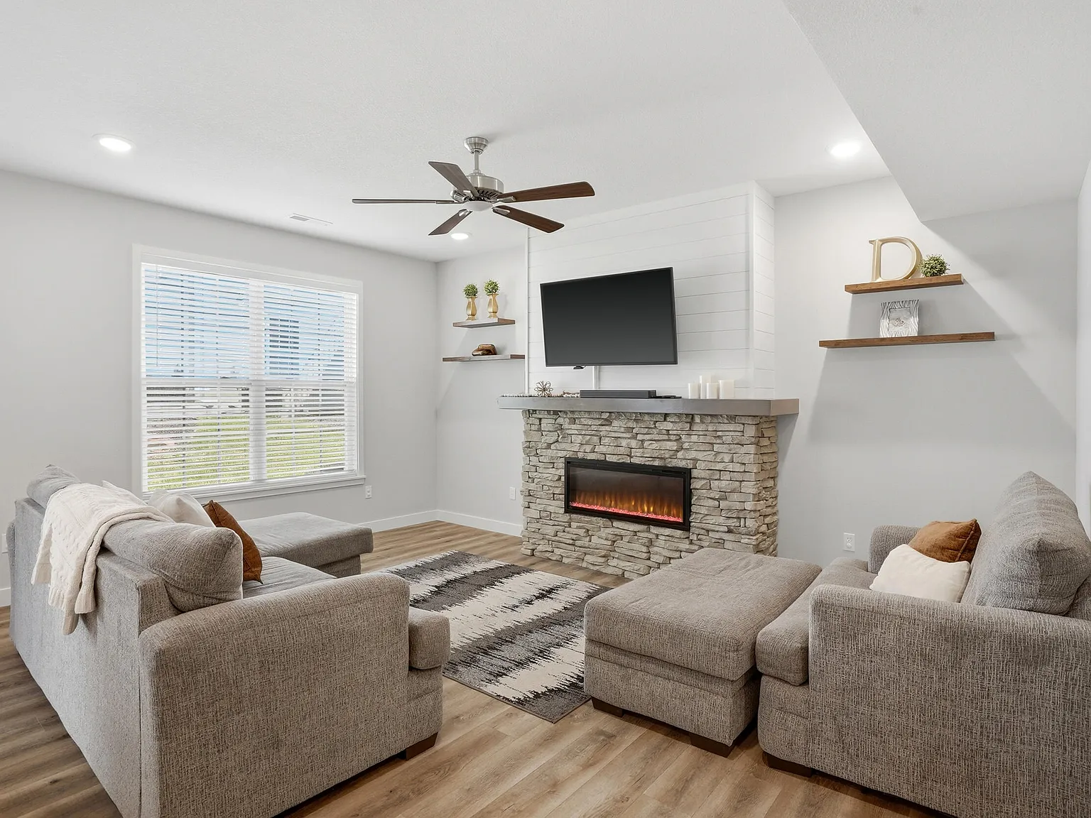 2 bed, 2.5 bath, 1504 sqft, $2,200 — Photo 4