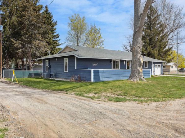 604 Locke Ave, Gooding, ID 83330
