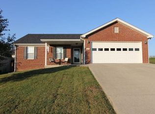 516 Copperfield Dr, Lawrenceburg, KY 40342