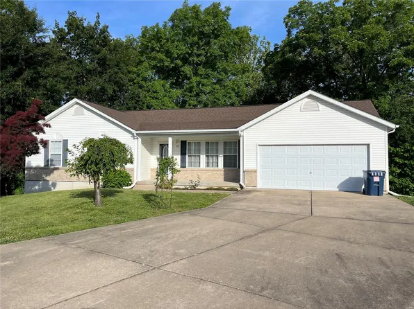 11 Woodbourne Pl, Troy, MO 63379