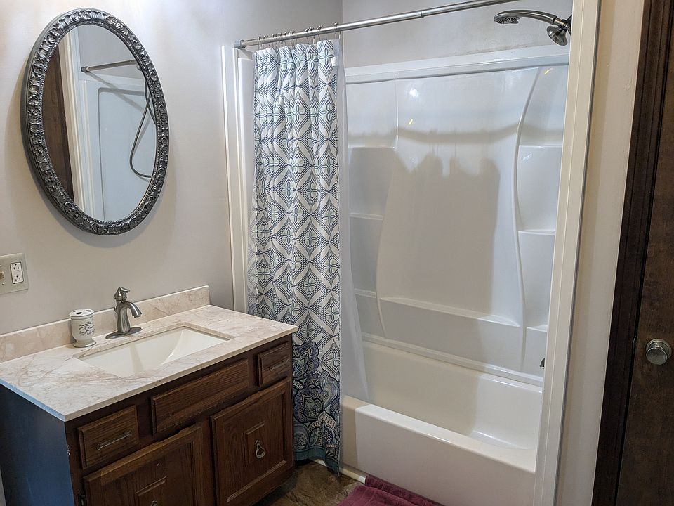 Full size vanity, full size tub, multiple head shower