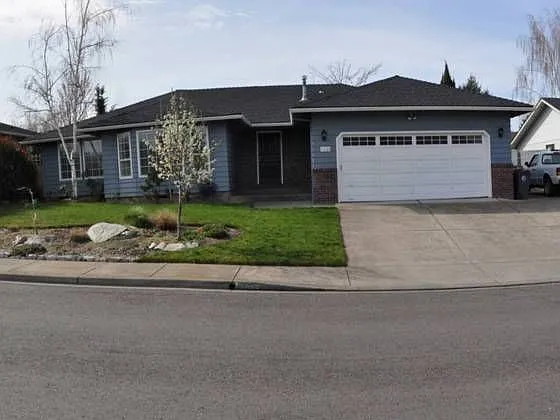 1835 Bristol Dr photo 1