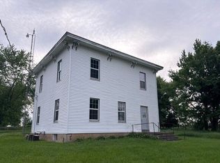 6802 N Quarry Hill Rd, Warren, IL 61087