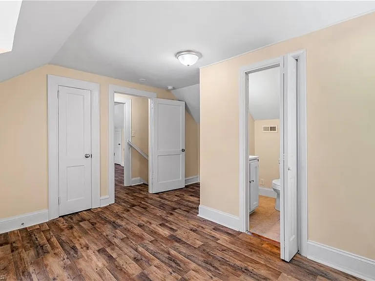 810 Elwell Ave — Photo 28