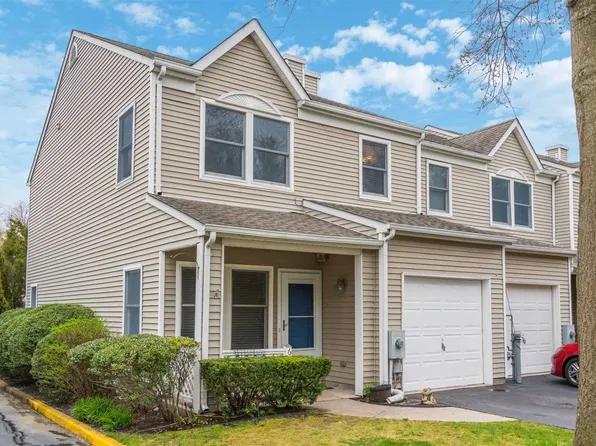 6 Sea Court Ln, Port Jefferson, NY 11777