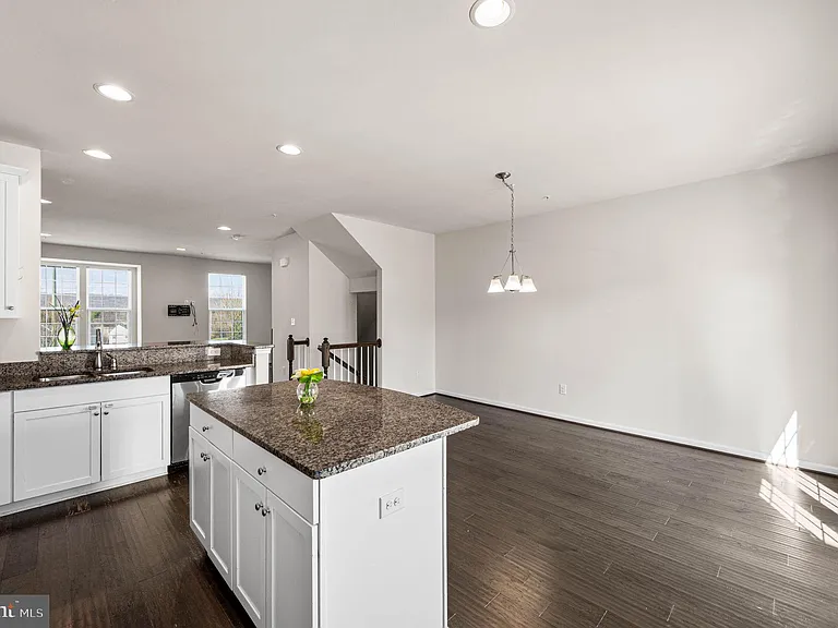 126 Cricket Dr — Photo 9