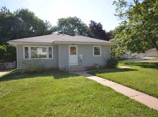 821 Oregon St, Waterloo, IA 50702