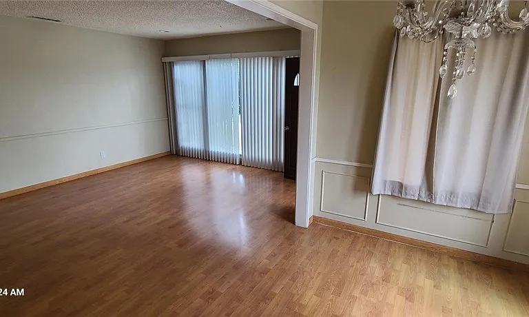 2403 N Lamer St — Photo 4