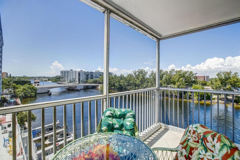 1505 N Riverside Dr APT 604, photo 5