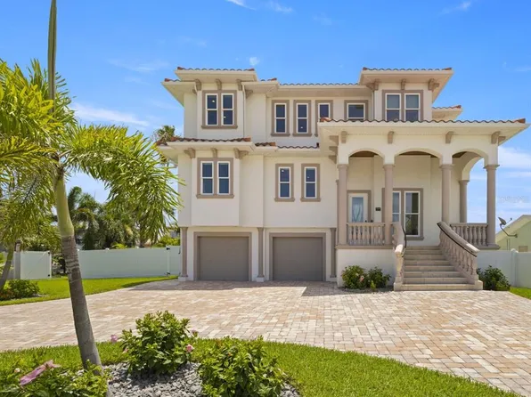 3141 Hibiscus Dr W, Belleair Beach, FL 33786