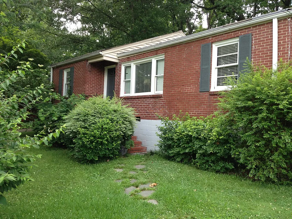 1154 Clearview Dr NE