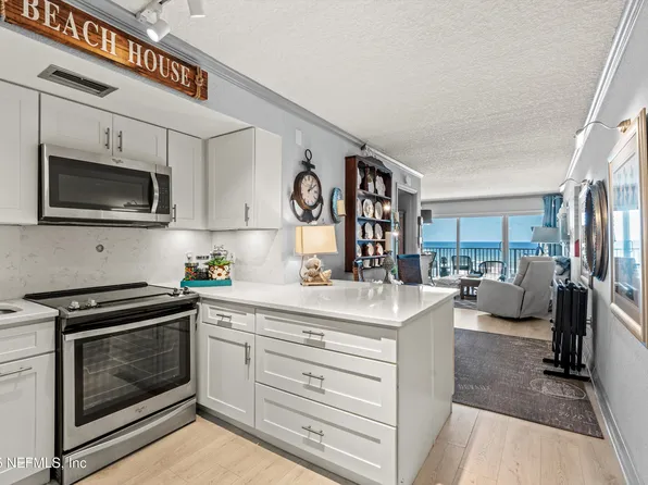 10 11TH Avenue N #303, Jacksonville Beach, FL 32250