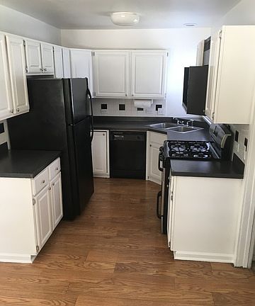 3rd image of 8949 S Austin Ave