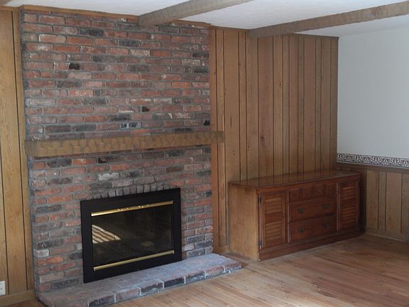 5th image of 600 Debbington Dr