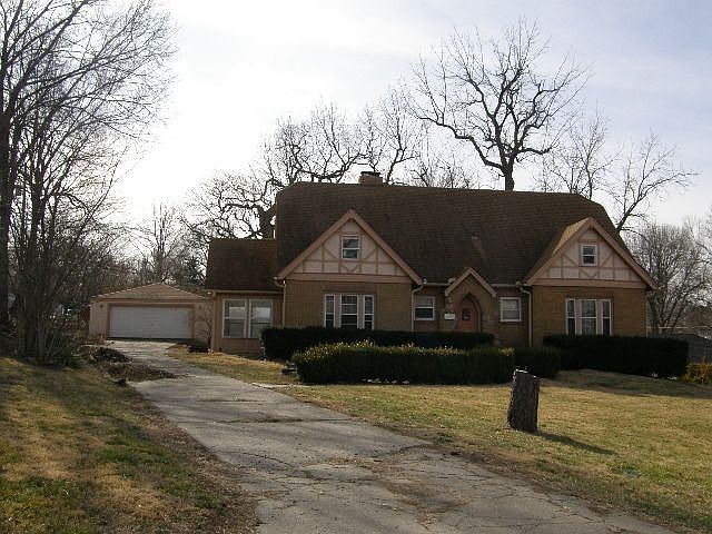 1st image of 9905 E Linwood Blvd