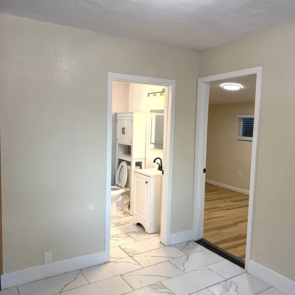 2 bed, 800 sqft, $3,145 — Photo 1