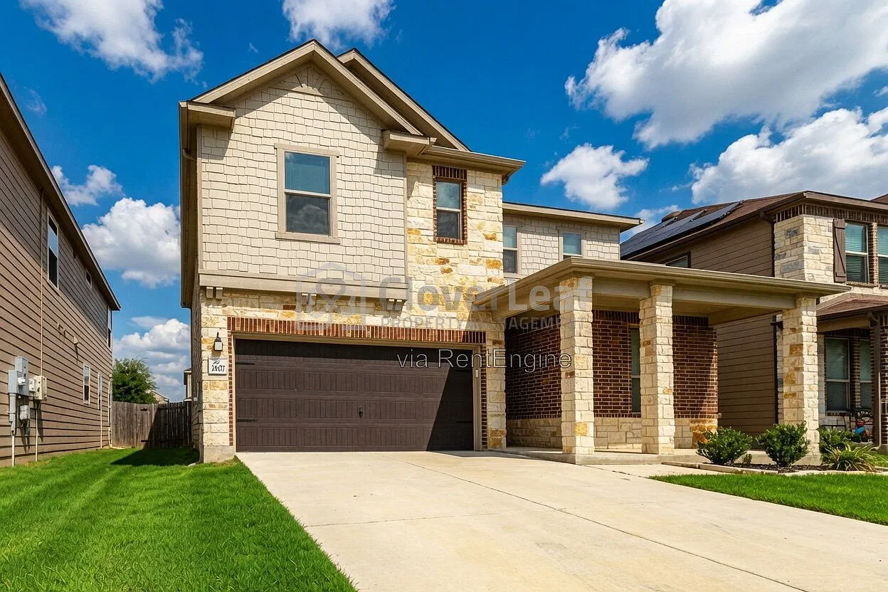 3 bed, 2.5 bath, 2403 sqft, $1,927 — Photo 2